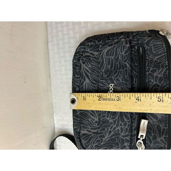Baggallini mini RFDI crossbody black gray 7.5"x5.5" - Picture 5 of 8